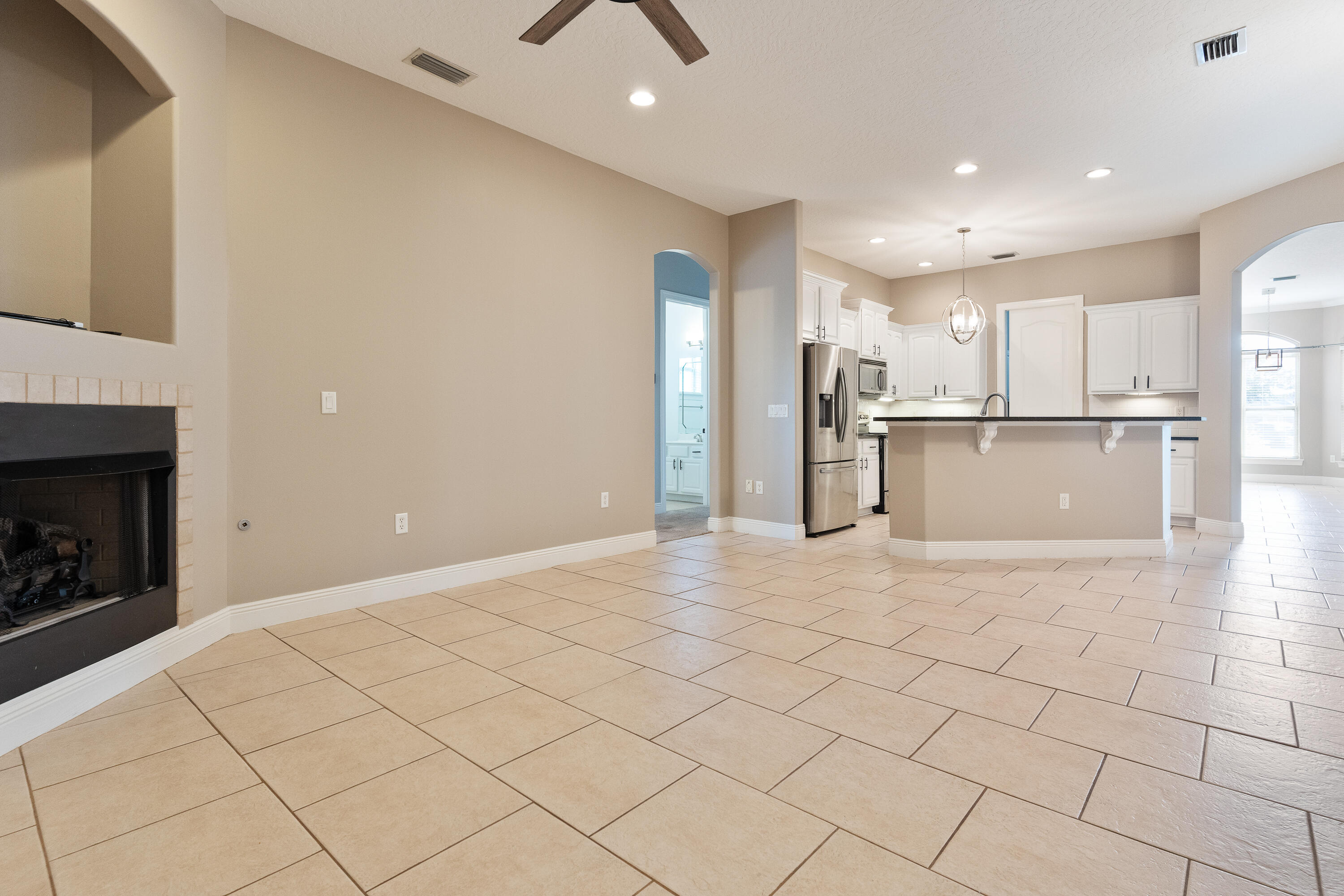 CHARDONNAY ESTATES - Residential