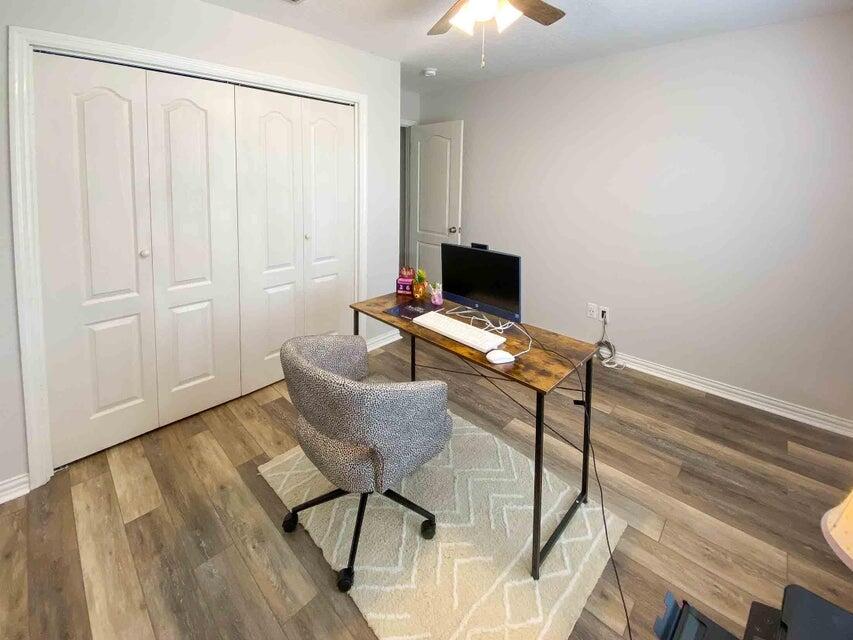 Dolphin Rd Condos - Residential Lease