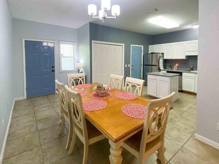 Dolphin Rd Condos - Residential Lease