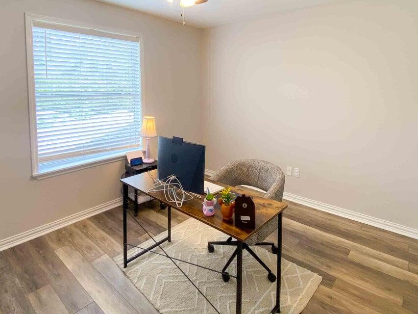 Dolphin Rd Condos - Residential Lease