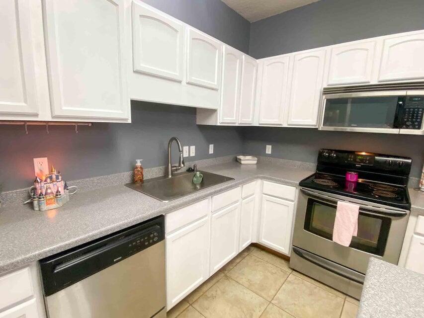 Dolphin Rd Condos - Residential Lease