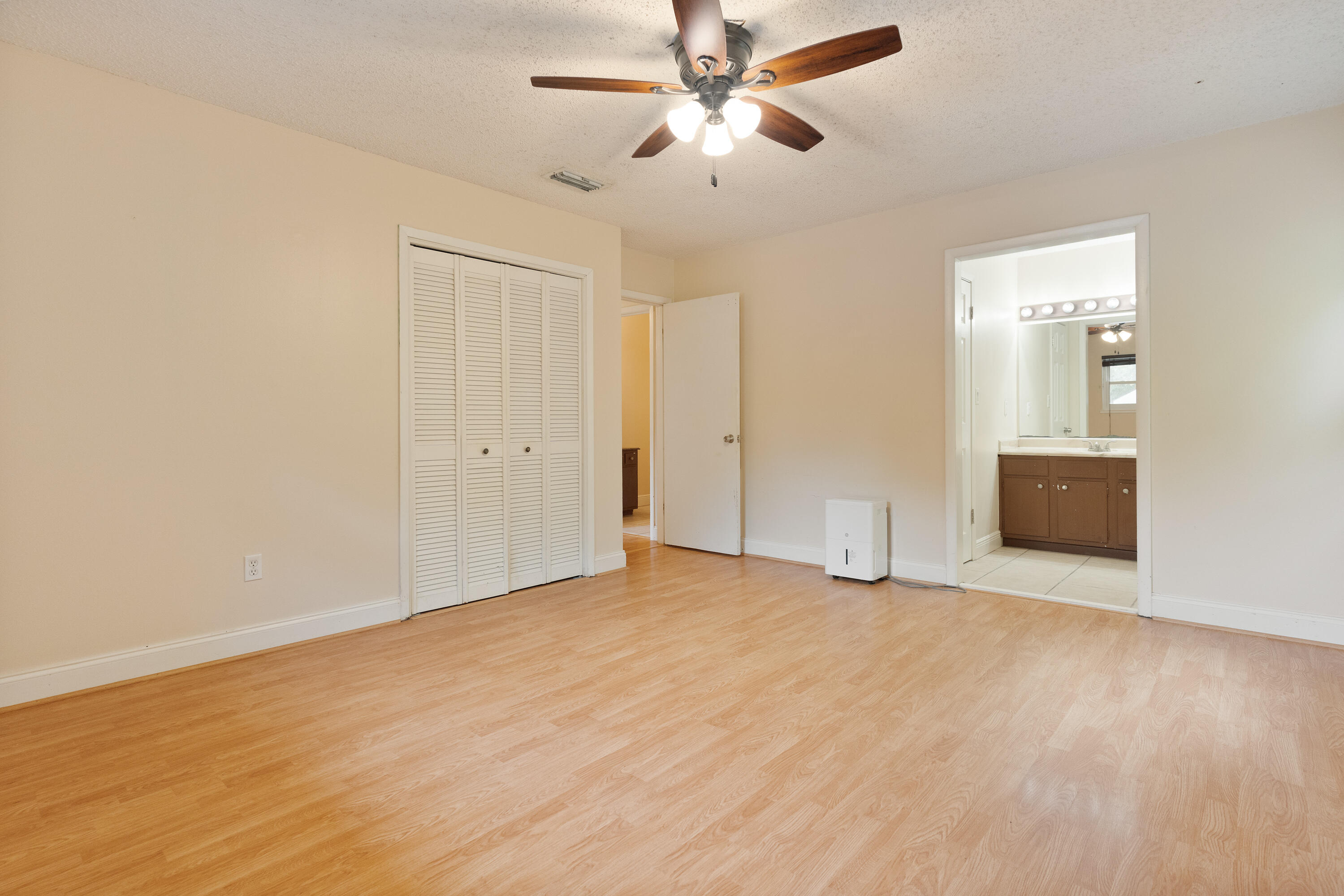 EDGEWATER VILLAGE NORTH - Residential