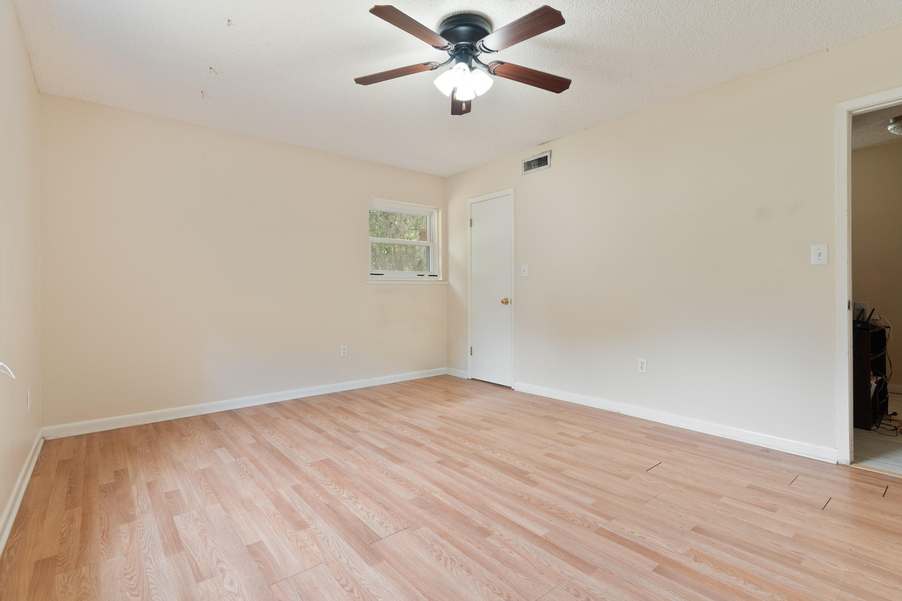 EDGEWATER VILLAGE NORTH - Residential