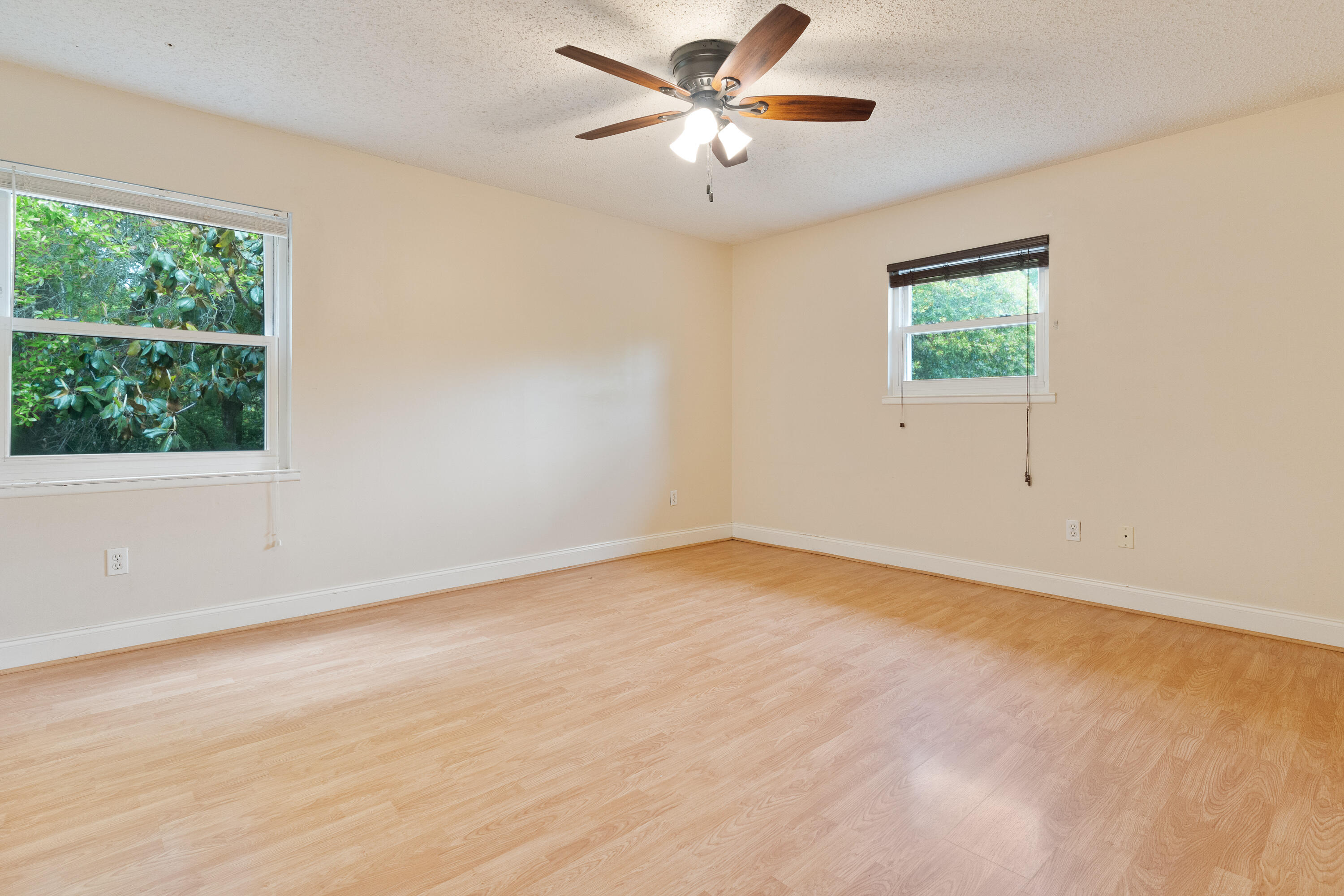 EDGEWATER VILLAGE NORTH - Residential