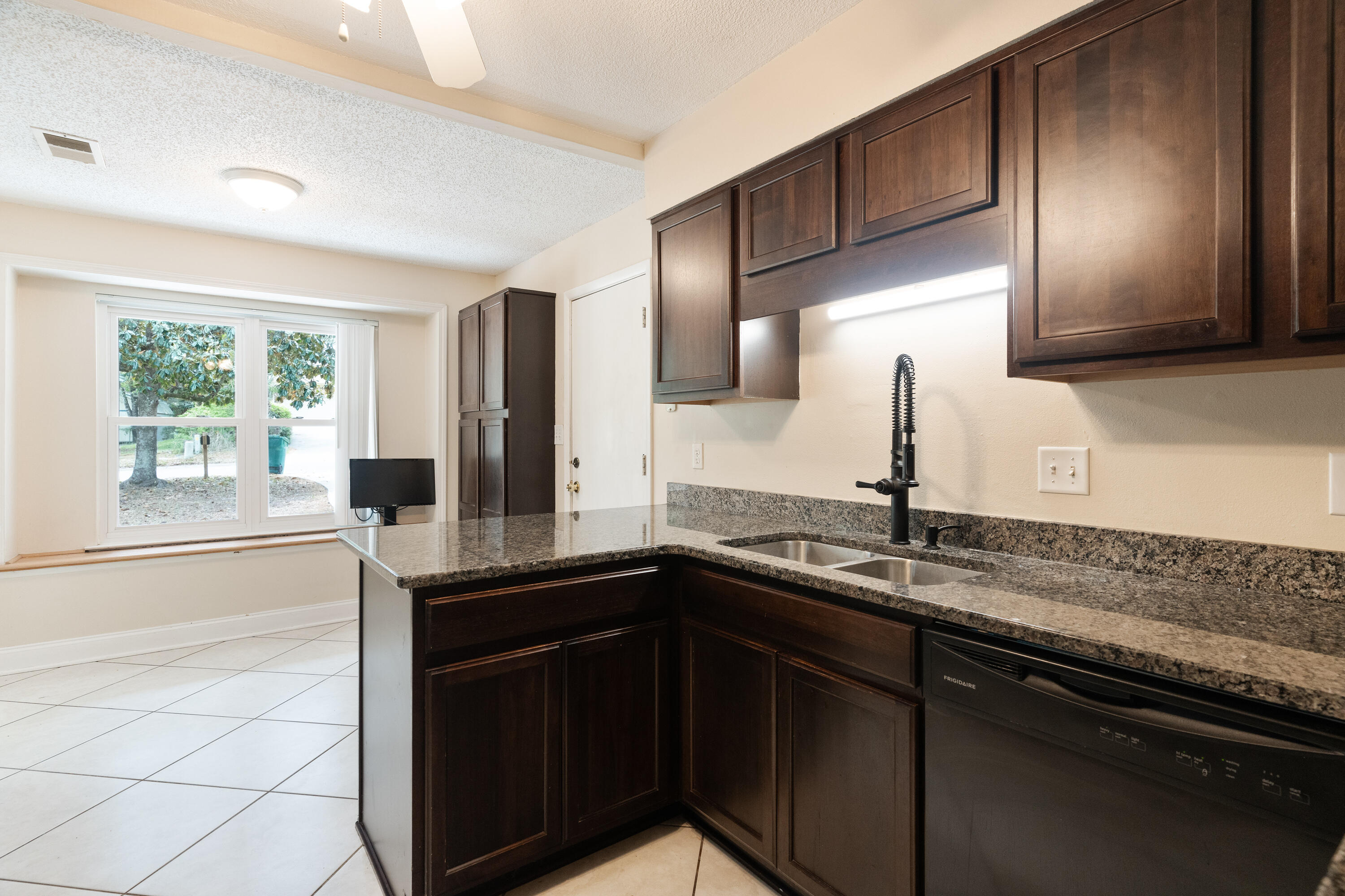 EDGEWATER VILLAGE NORTH - Residential
