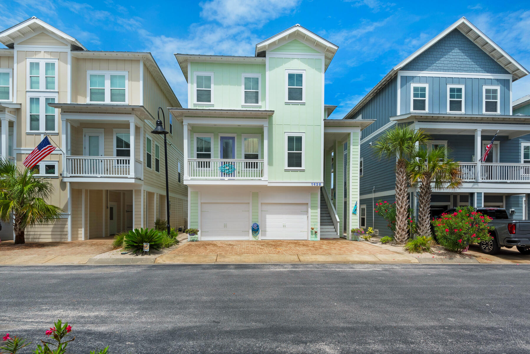 BY THE SEA - Residential