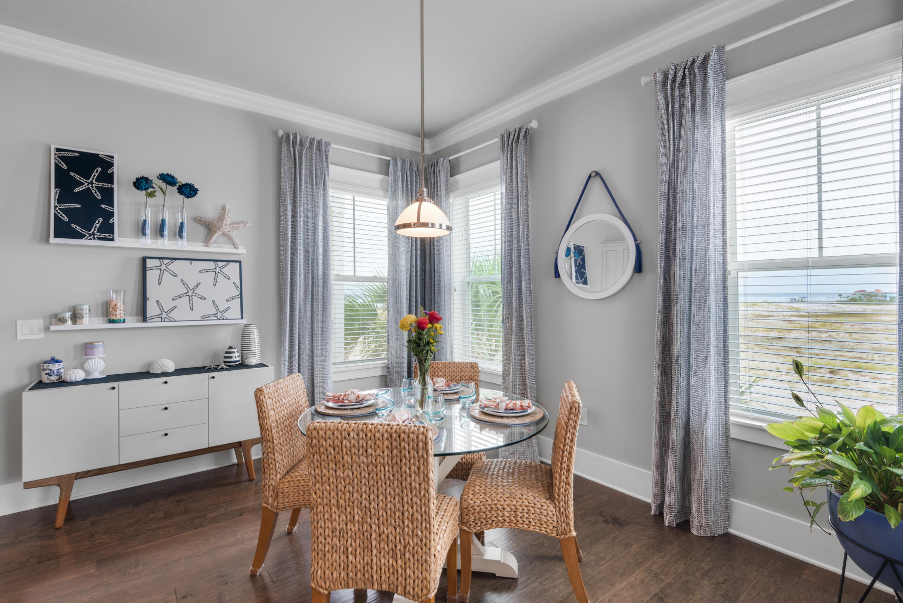 BY THE SEA - Residential