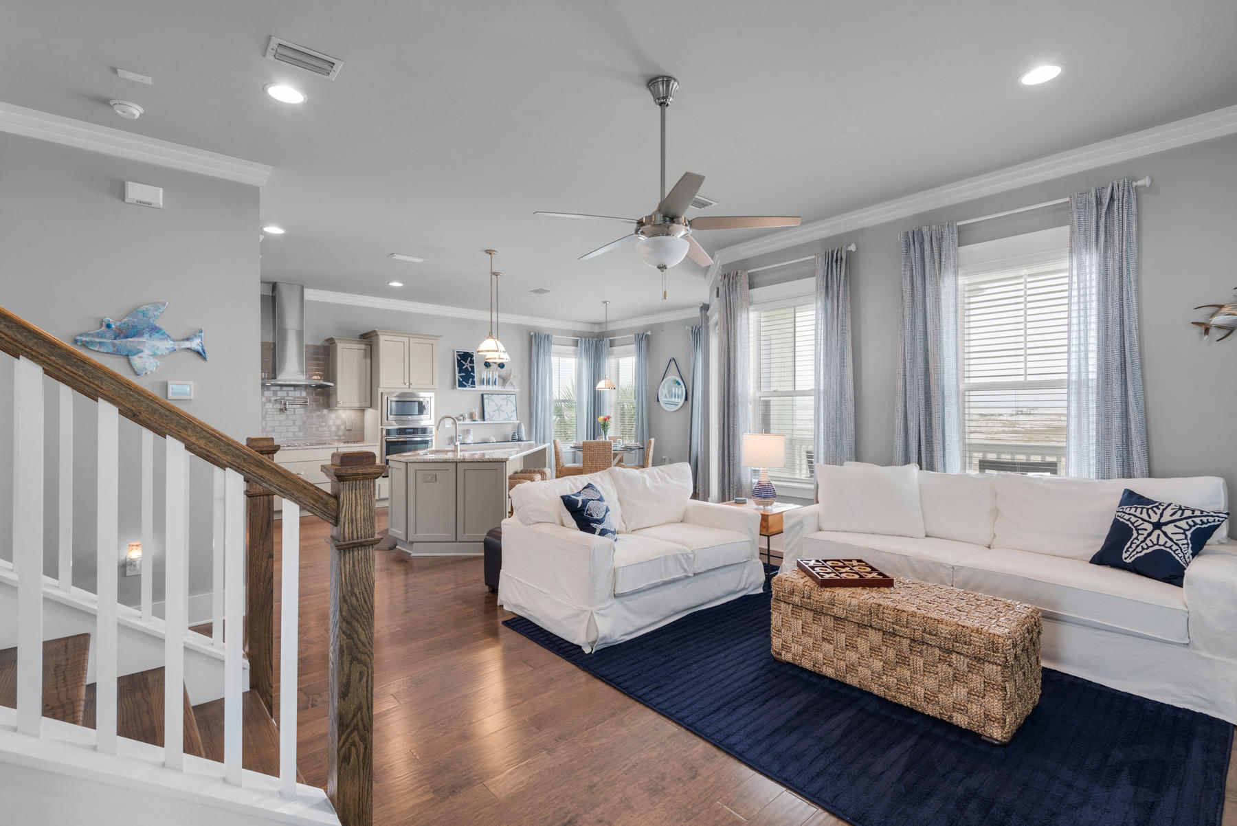 BY THE SEA - Residential