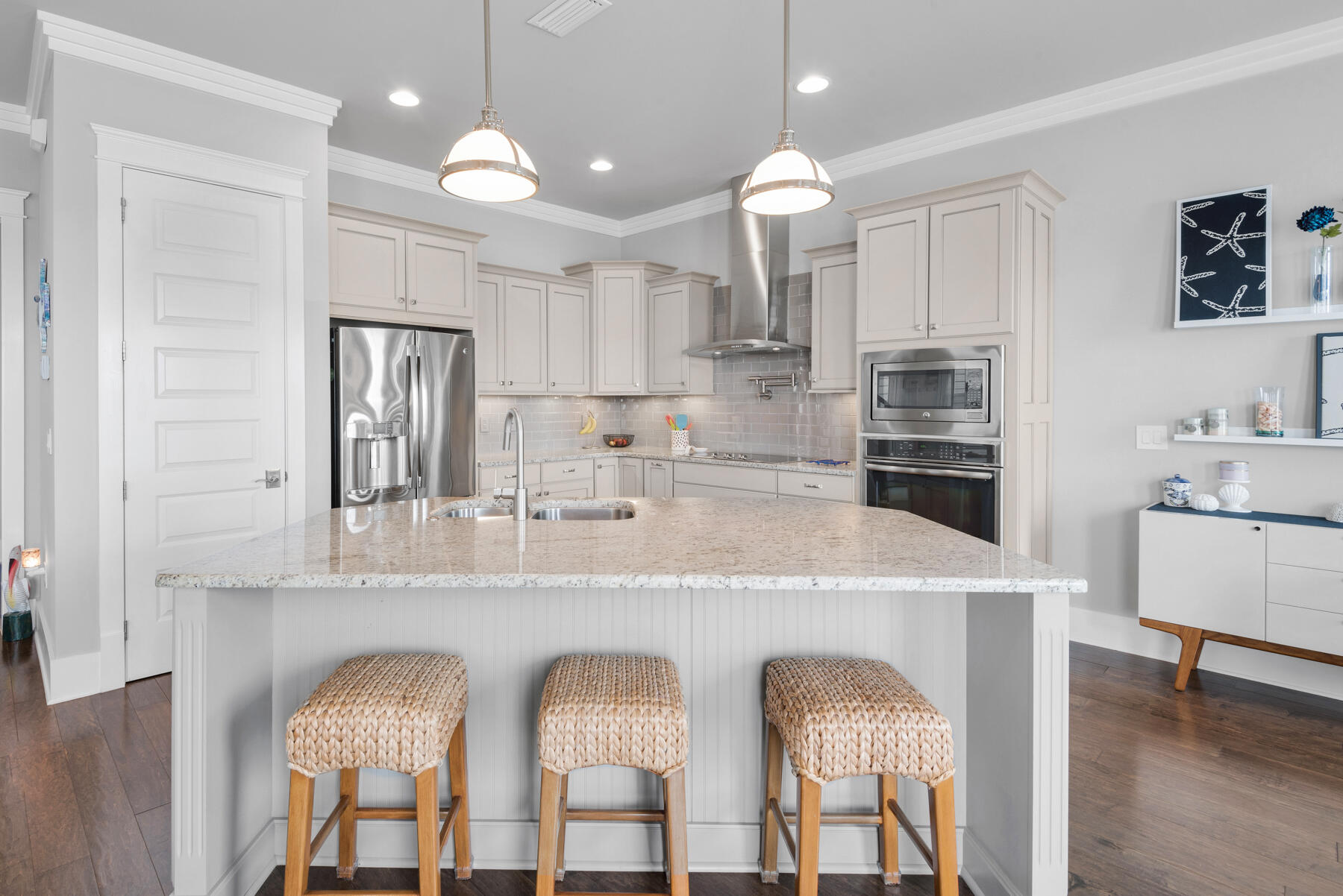 BY THE SEA - Residential