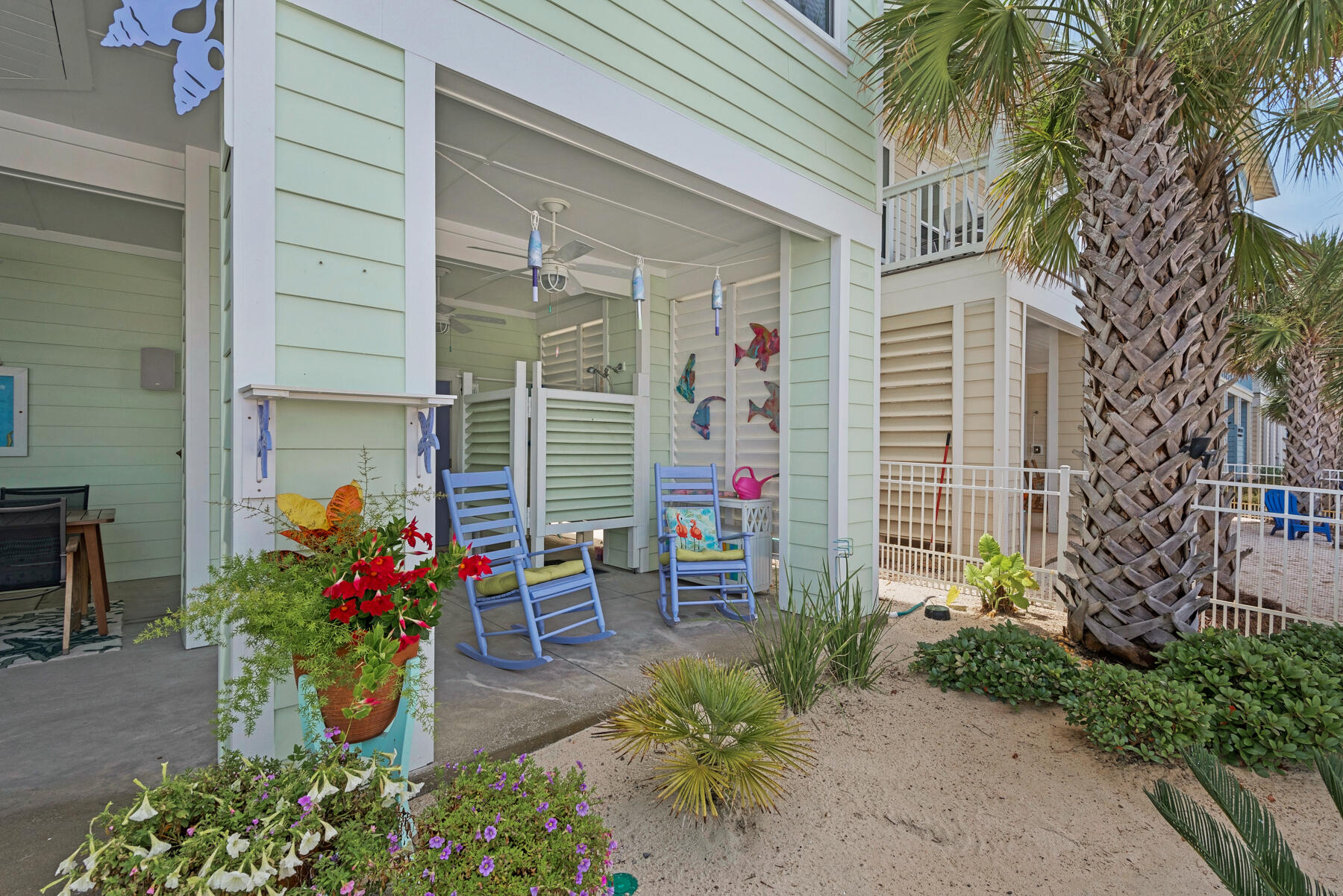 BY THE SEA - Residential