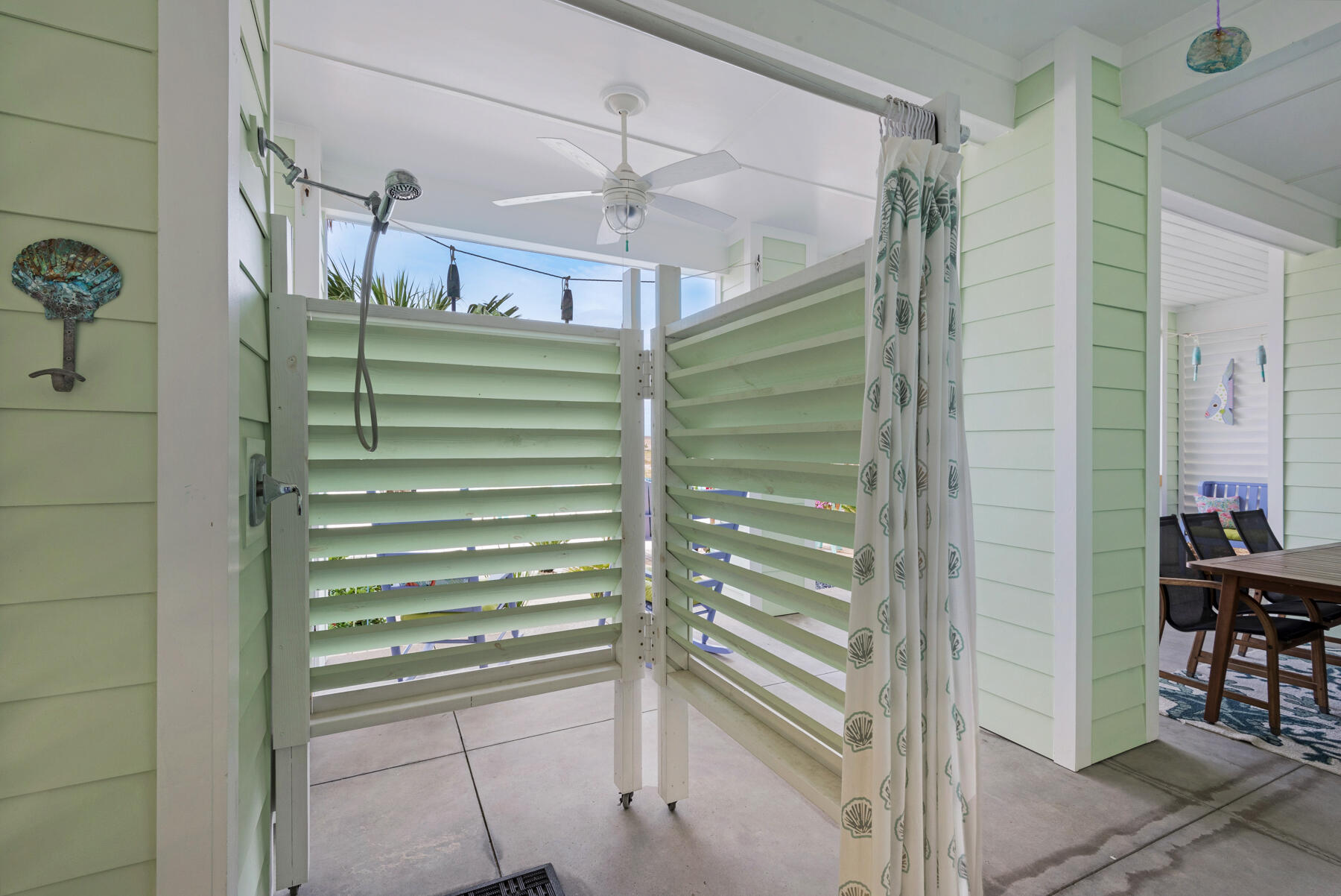 BY THE SEA - Residential