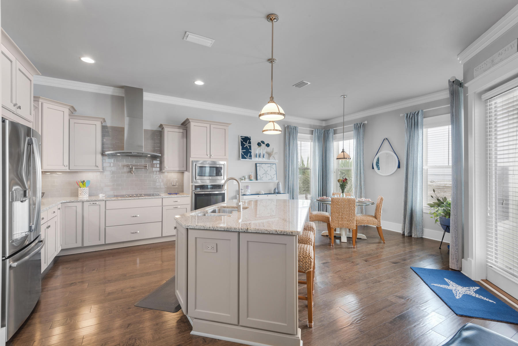 BY THE SEA - Residential