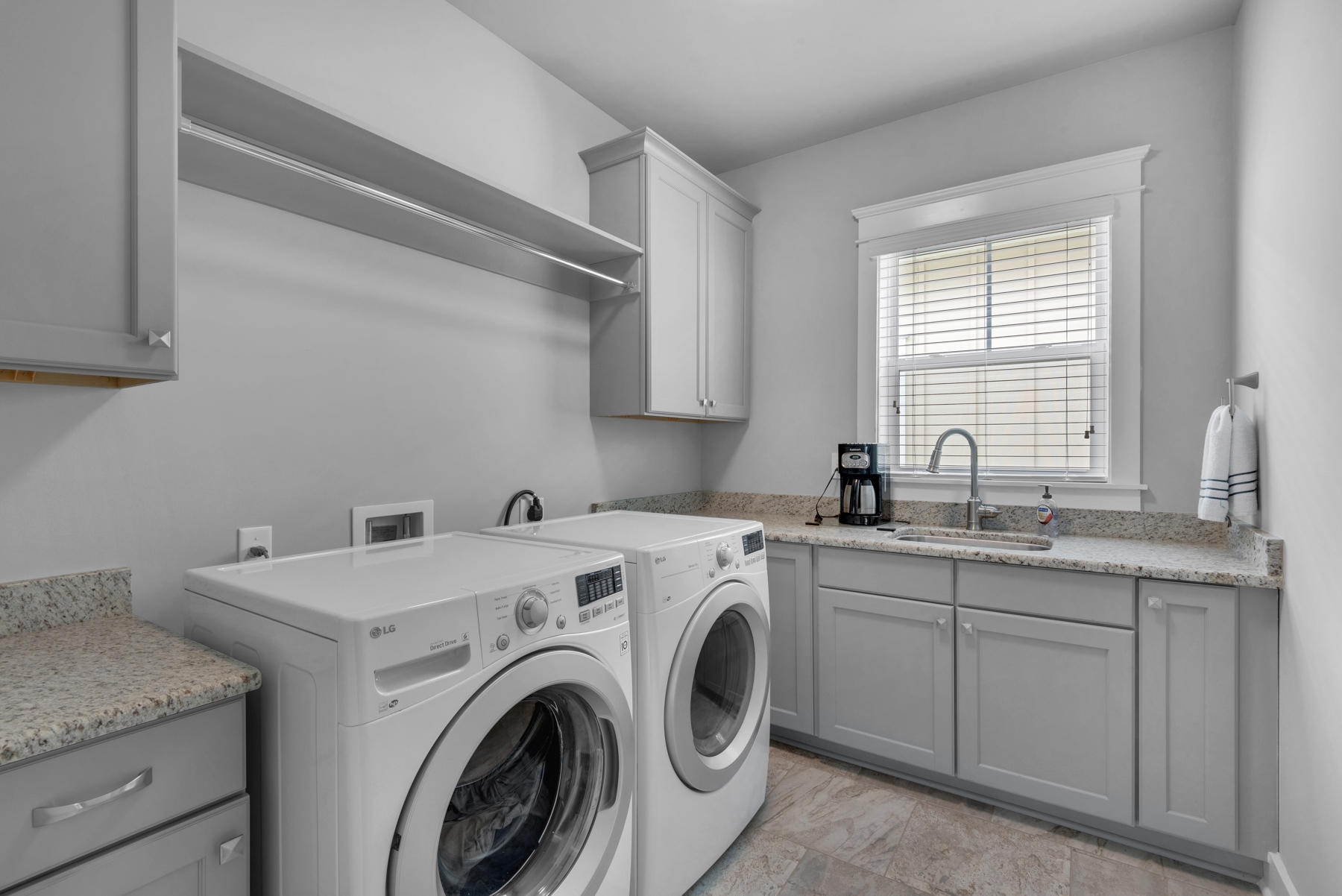 BY THE SEA - Residential