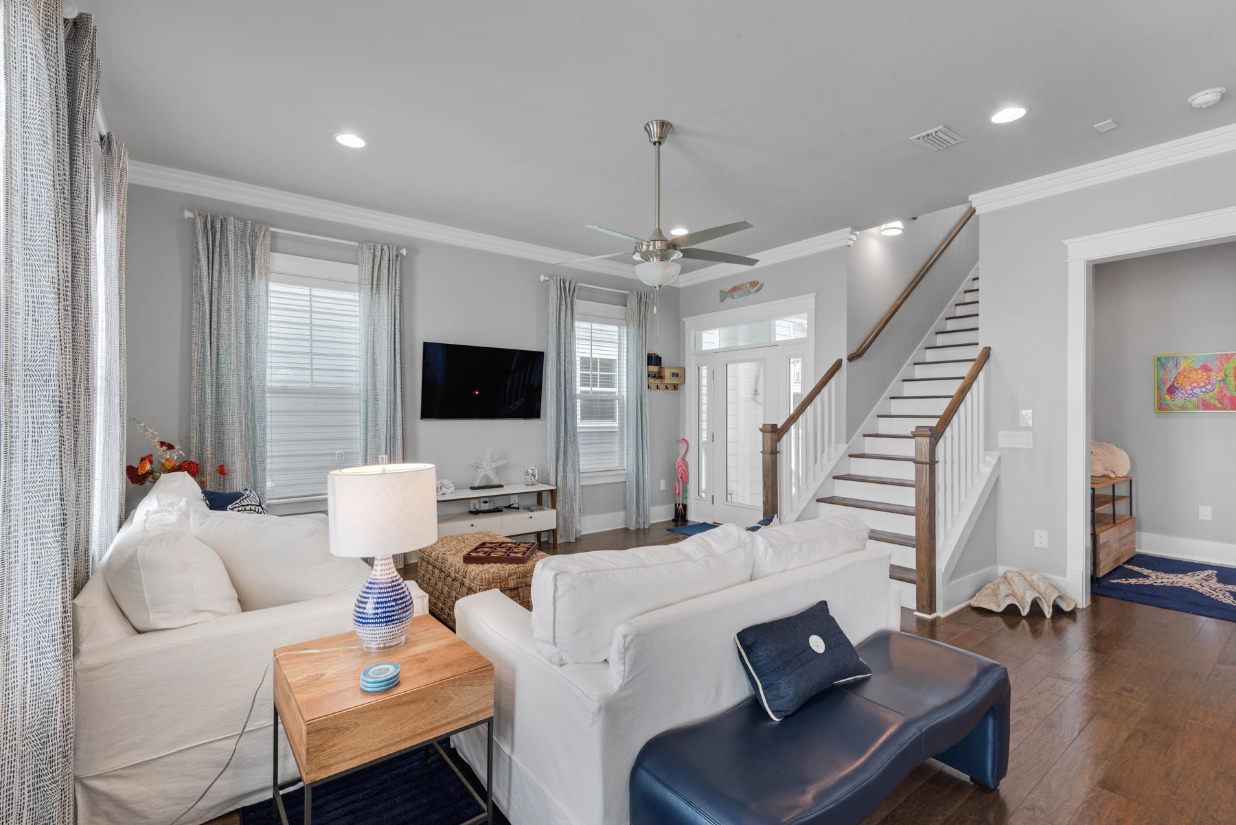 BY THE SEA - Residential