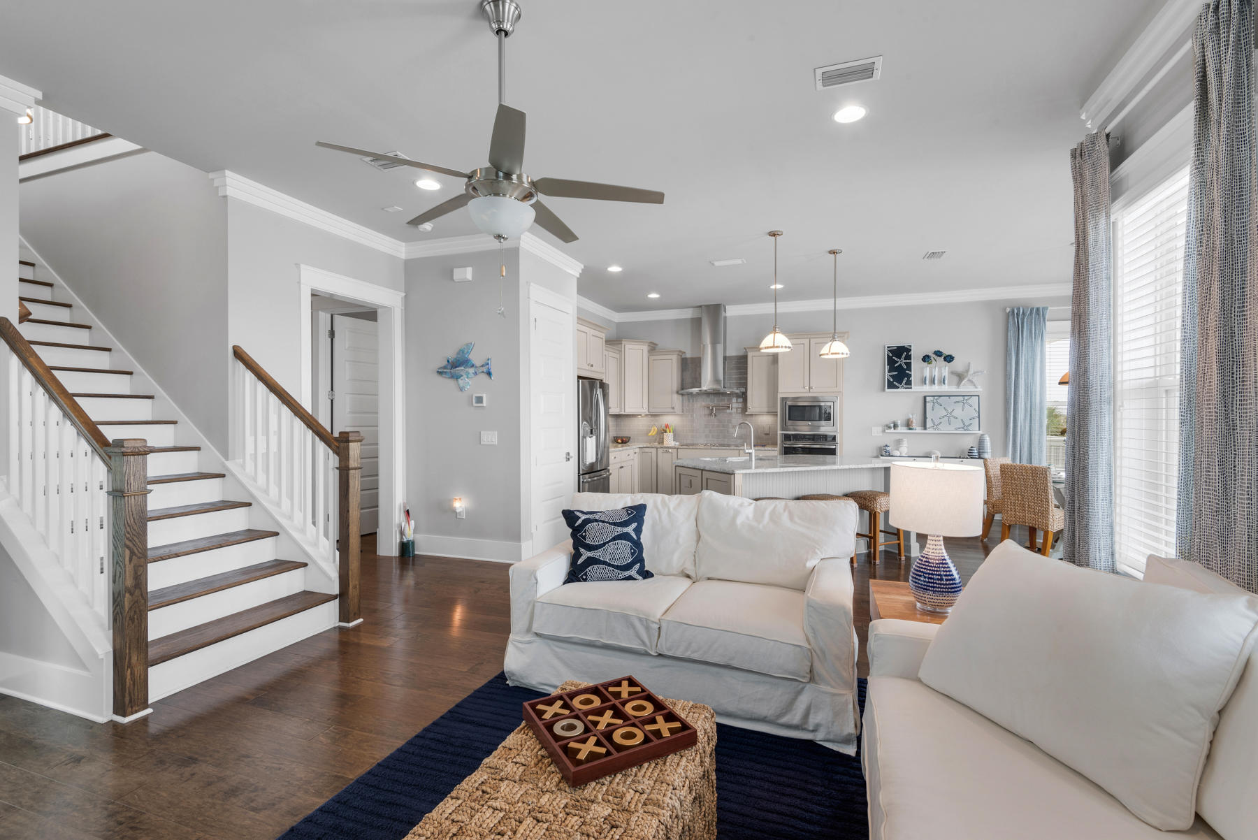 BY THE SEA - Residential