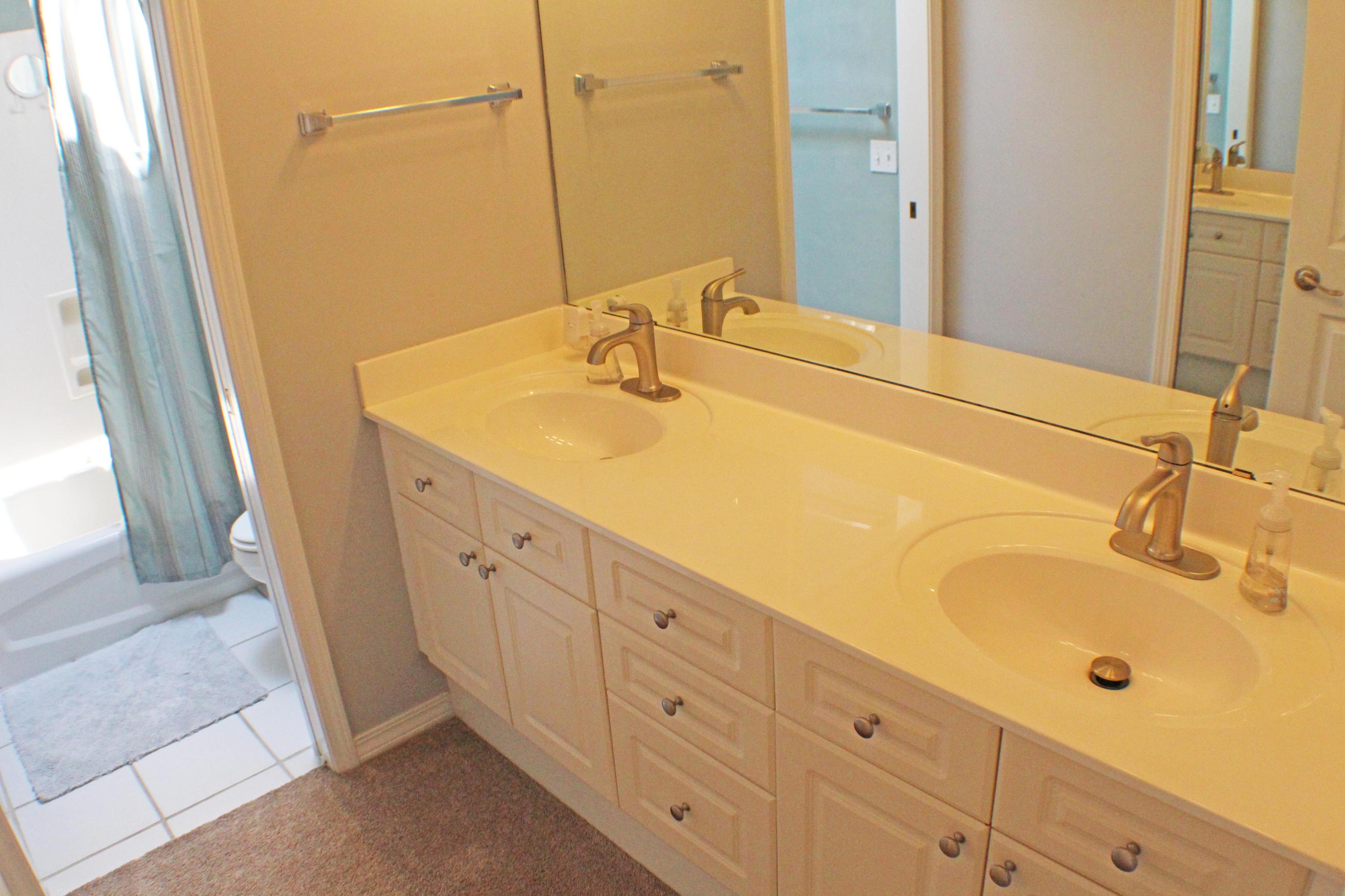 PINEWOOD ESTATES - Residential