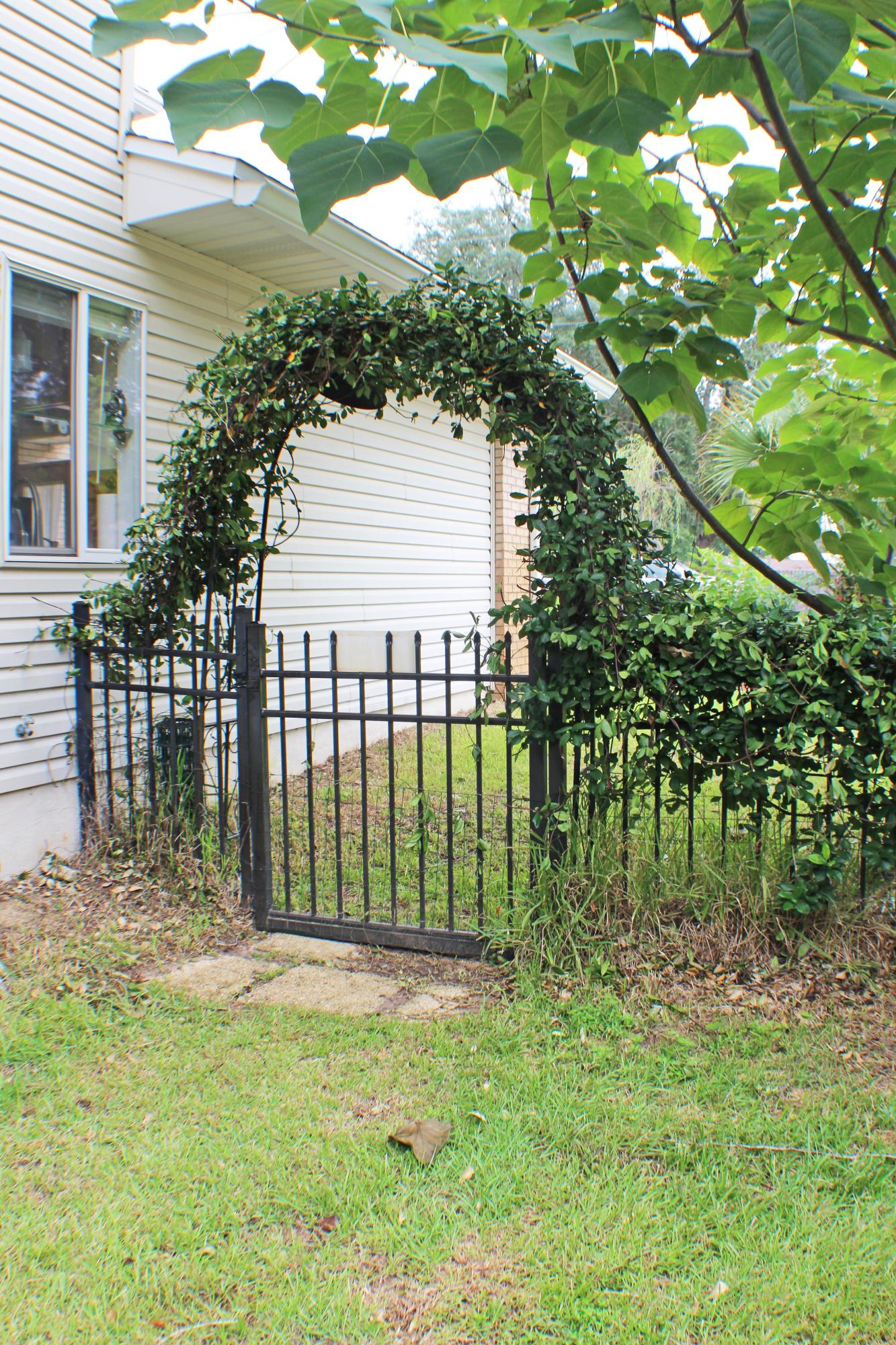 PINEWOOD ESTATES - Residential