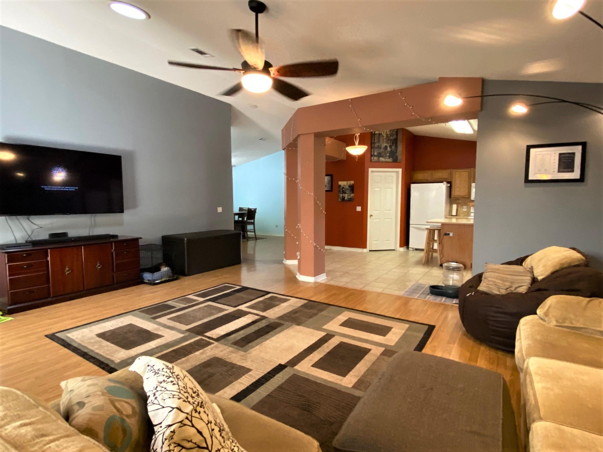 VILLAS AT CHANTILLY THE - Residential