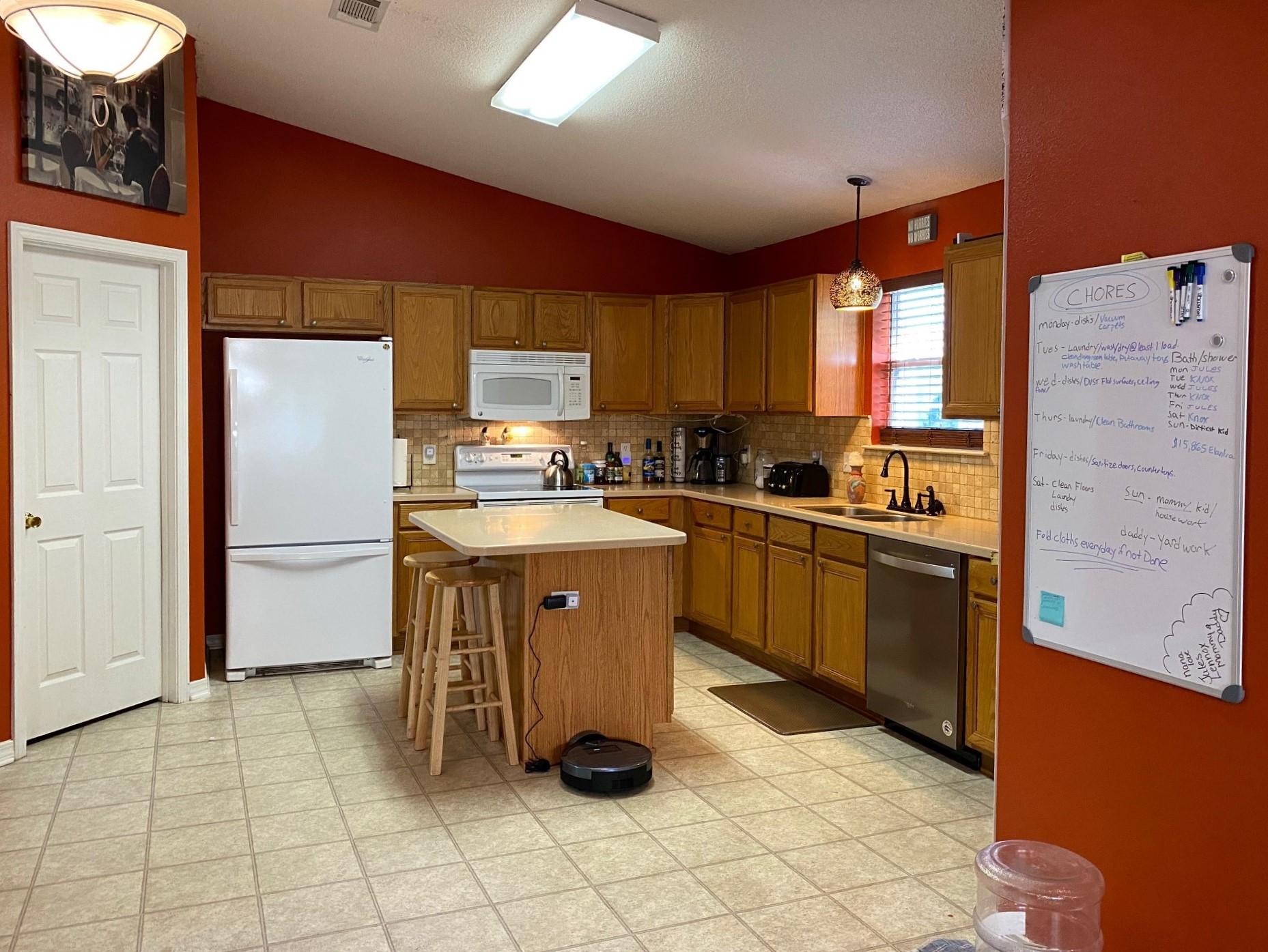 VILLAS AT CHANTILLY THE - Residential