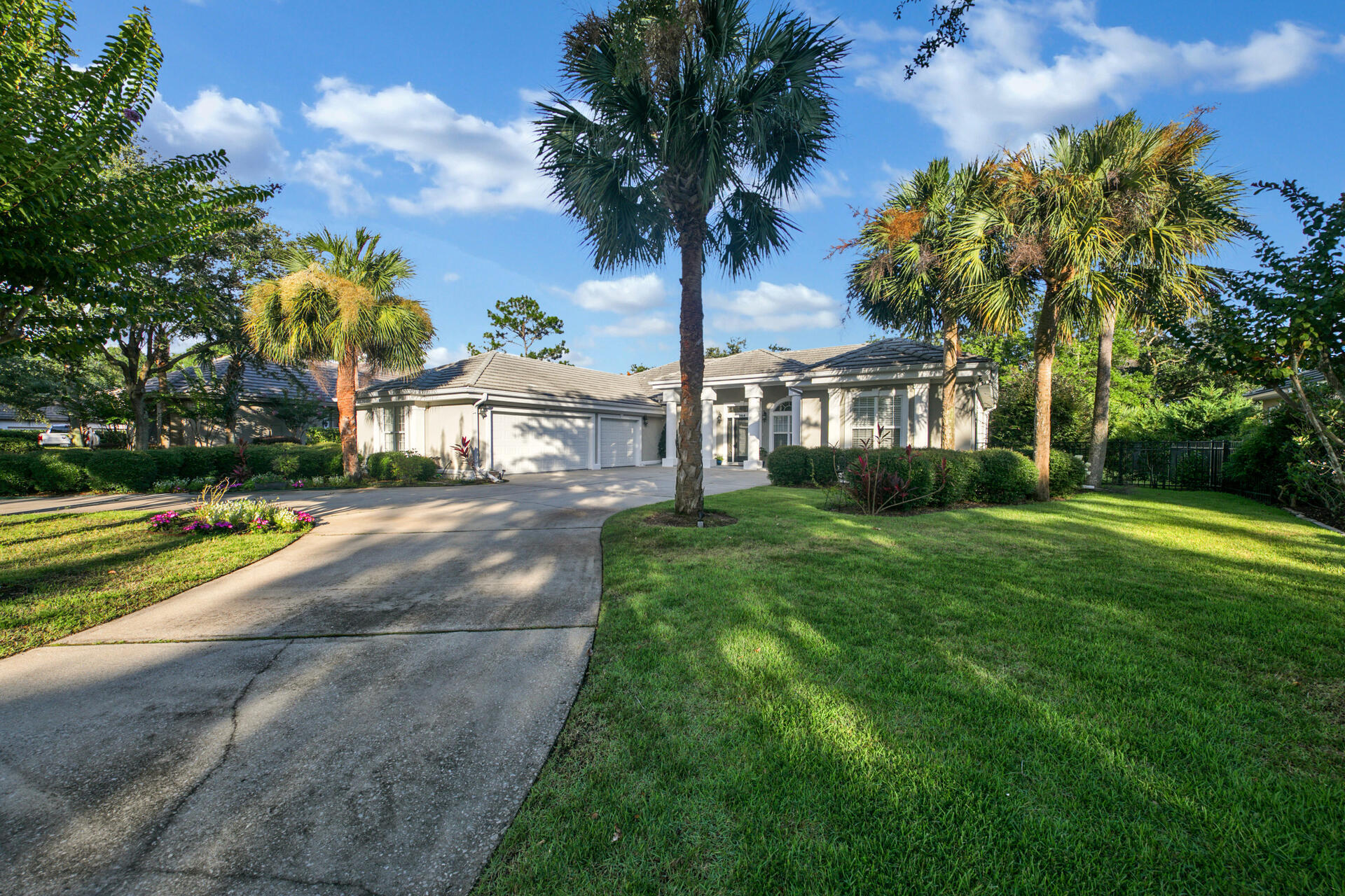 RAVEN OAKS TROON - Residential