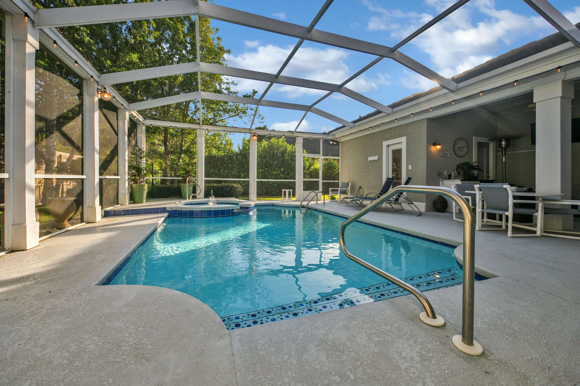 RAVEN OAKS TROON - Residential