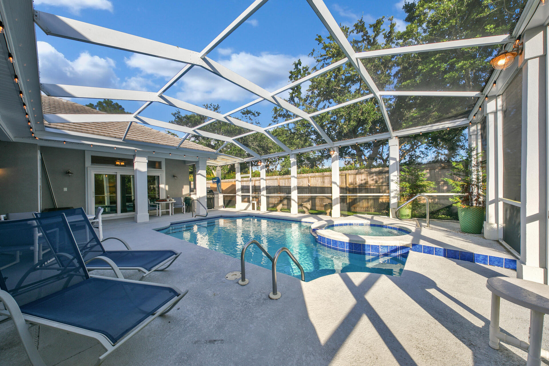 RAVEN OAKS TROON - Residential