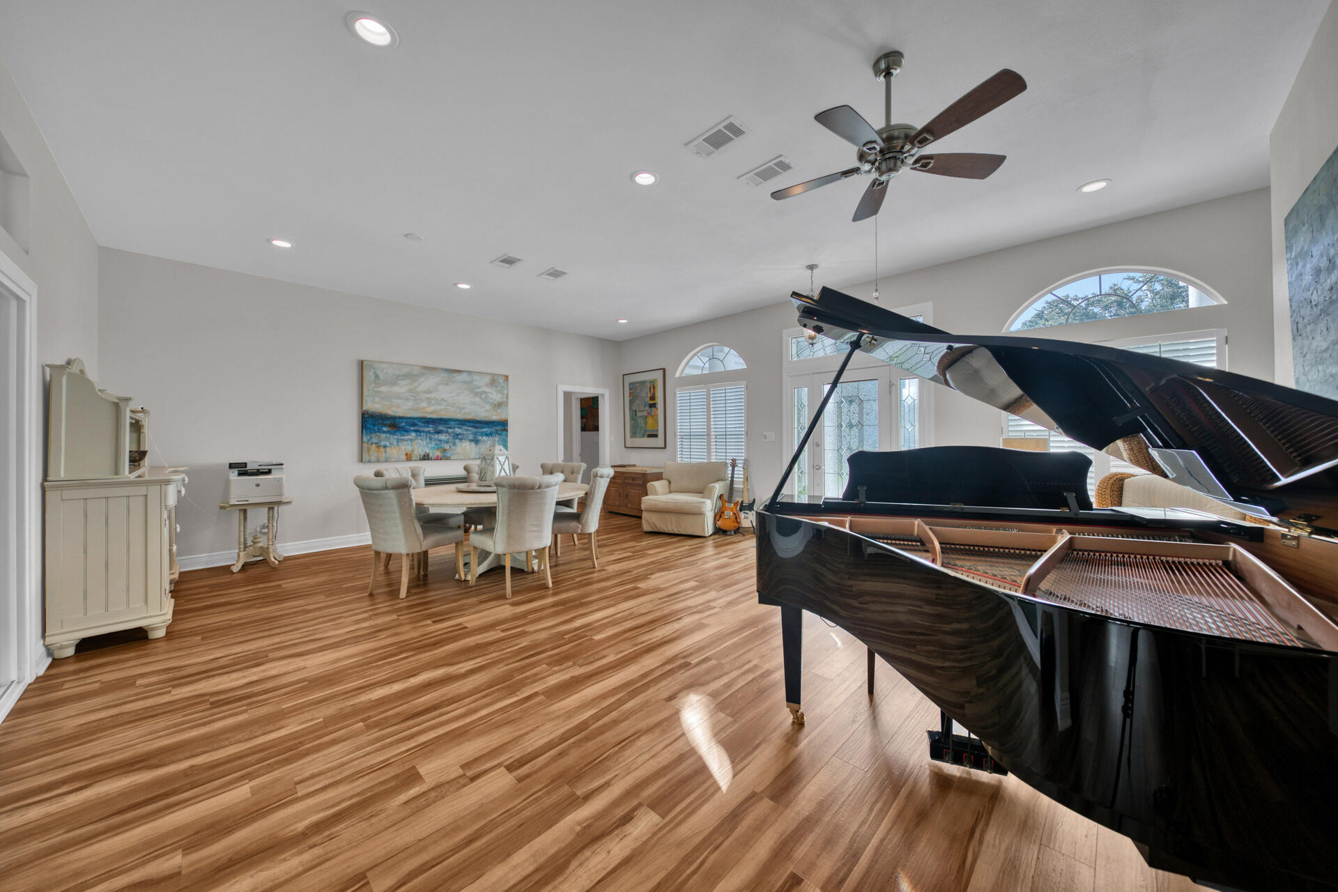 RAVEN OAKS TROON - Residential