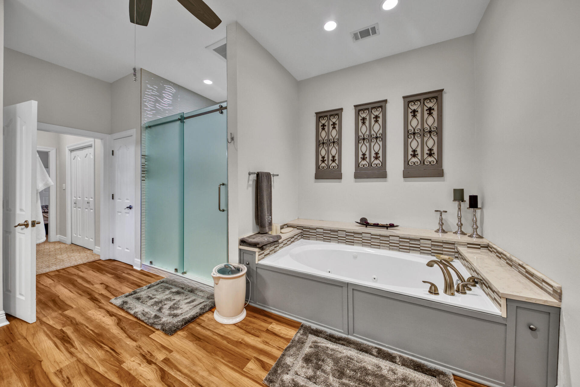 RAVEN OAKS TROON - Residential