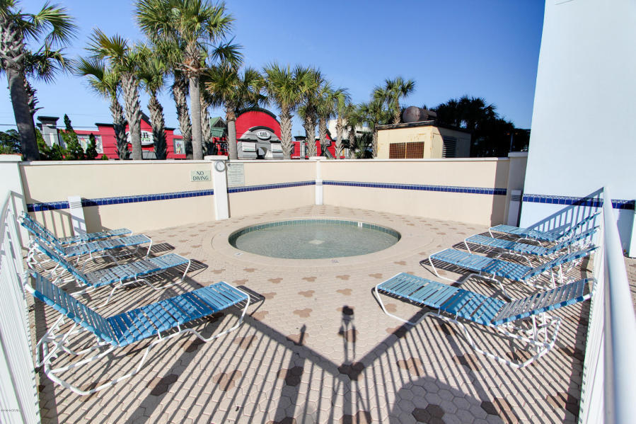 MAJESTIC BEACH TOWERS I - Residential