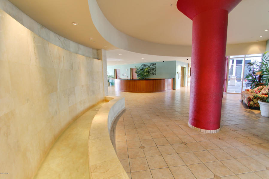 MAJESTIC BEACH TOWERS I - Residential
