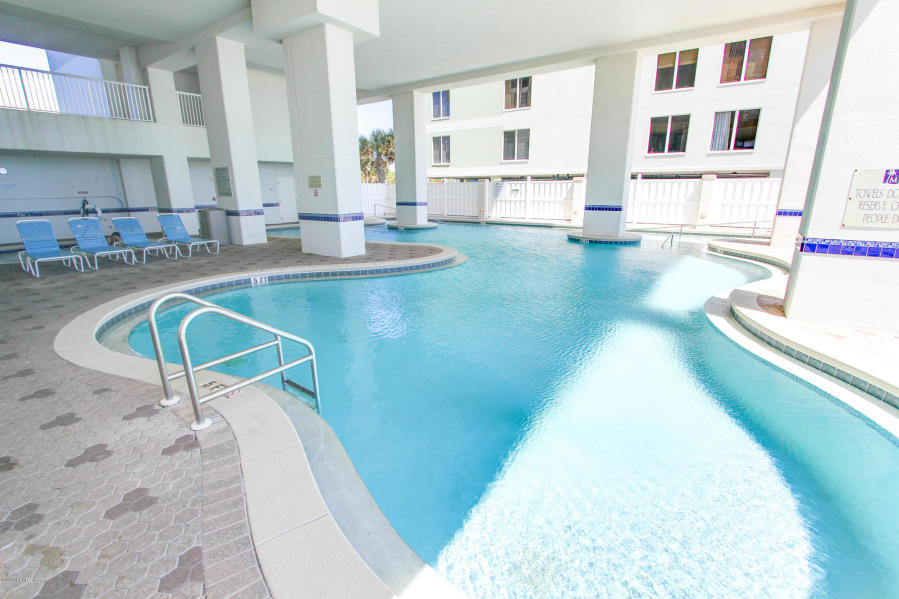 MAJESTIC BEACH TOWERS I - Residential