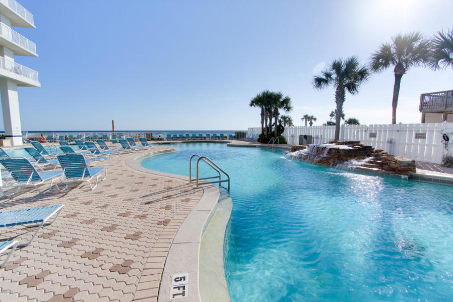 MAJESTIC BEACH TOWERS I - Residential