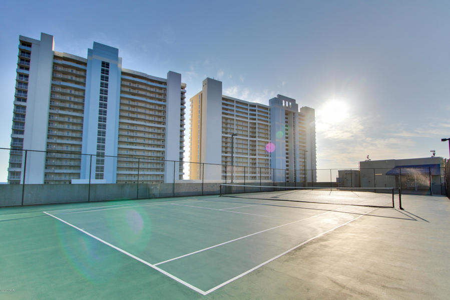 MAJESTIC BEACH TOWERS I - Residential