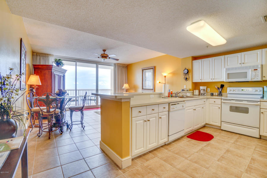 MAJESTIC BEACH TOWERS I - Residential
