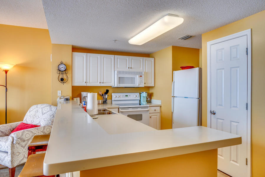 MAJESTIC BEACH TOWERS I - Residential