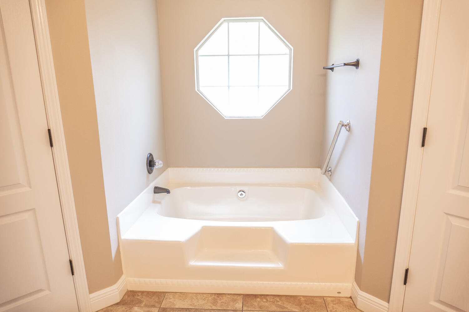 FOX VALLEY - Residential Lease