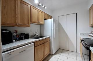 CEDARS CONDO - Residential Lease