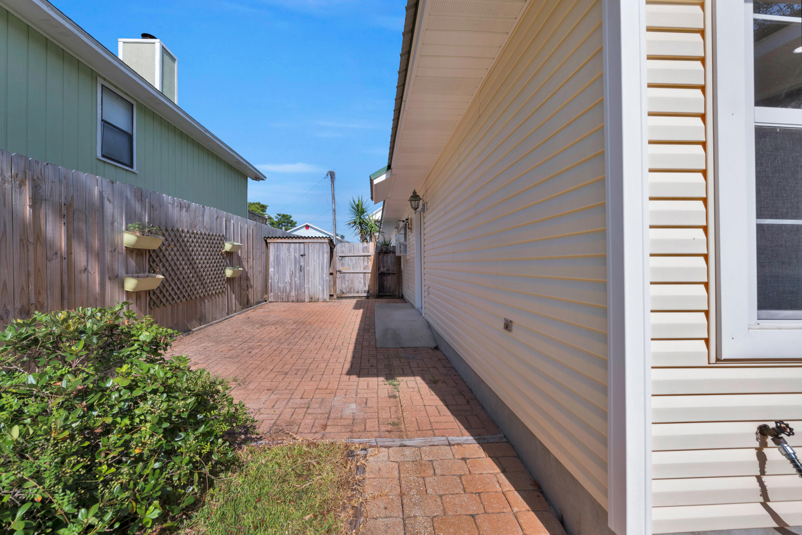 CRYSTAL BEACH - Residential