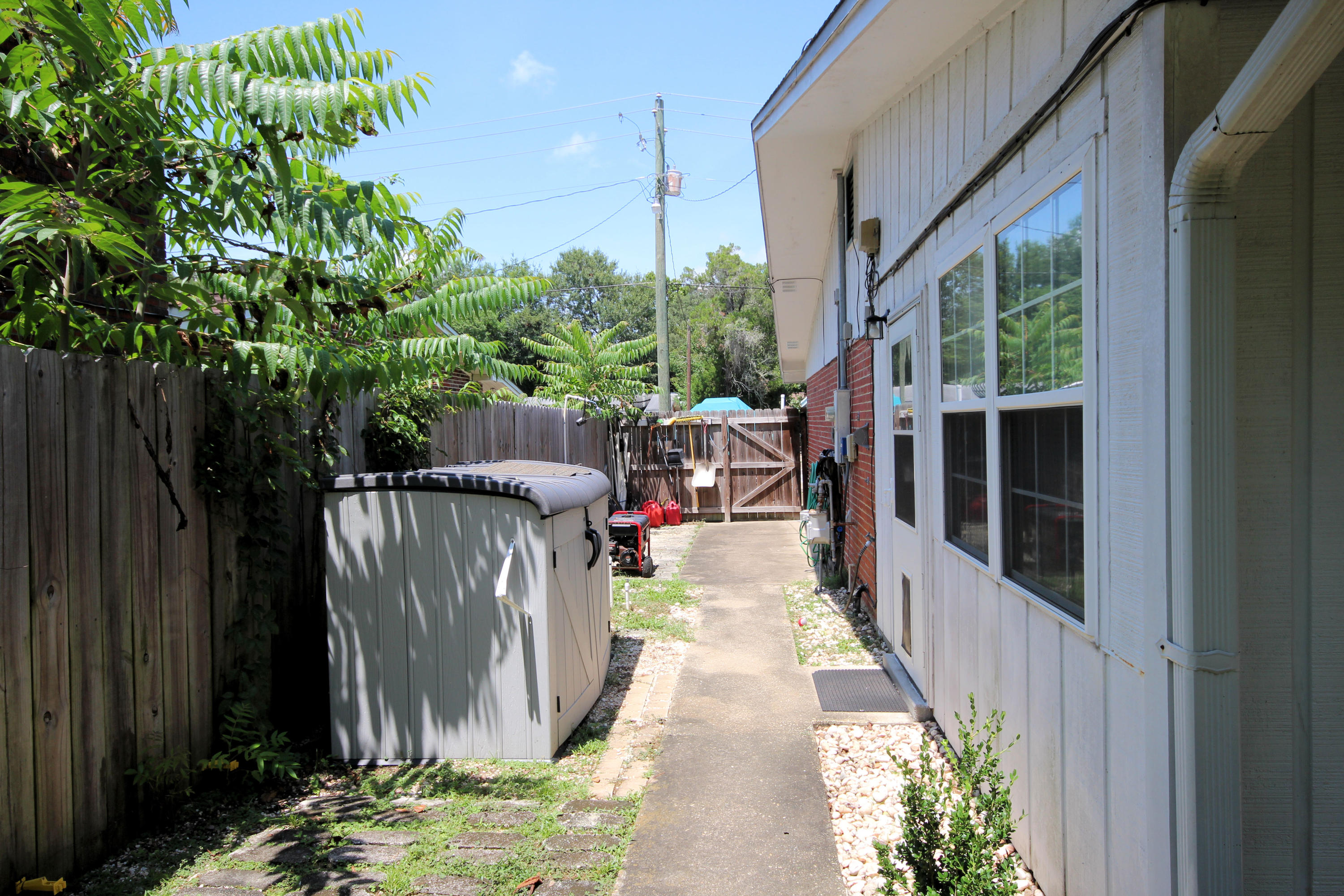 GARNIERS BEACH 6TH - Residential