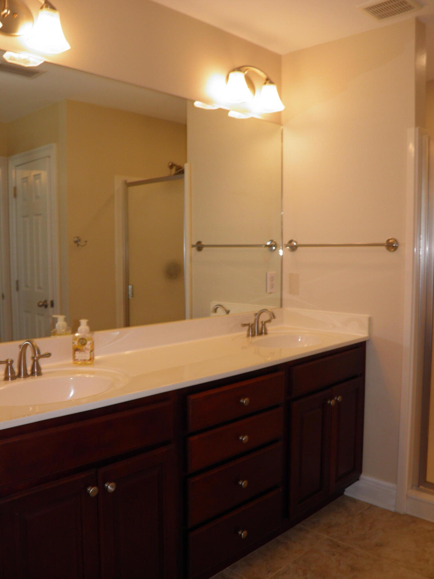 WALTON OAKS - Residential