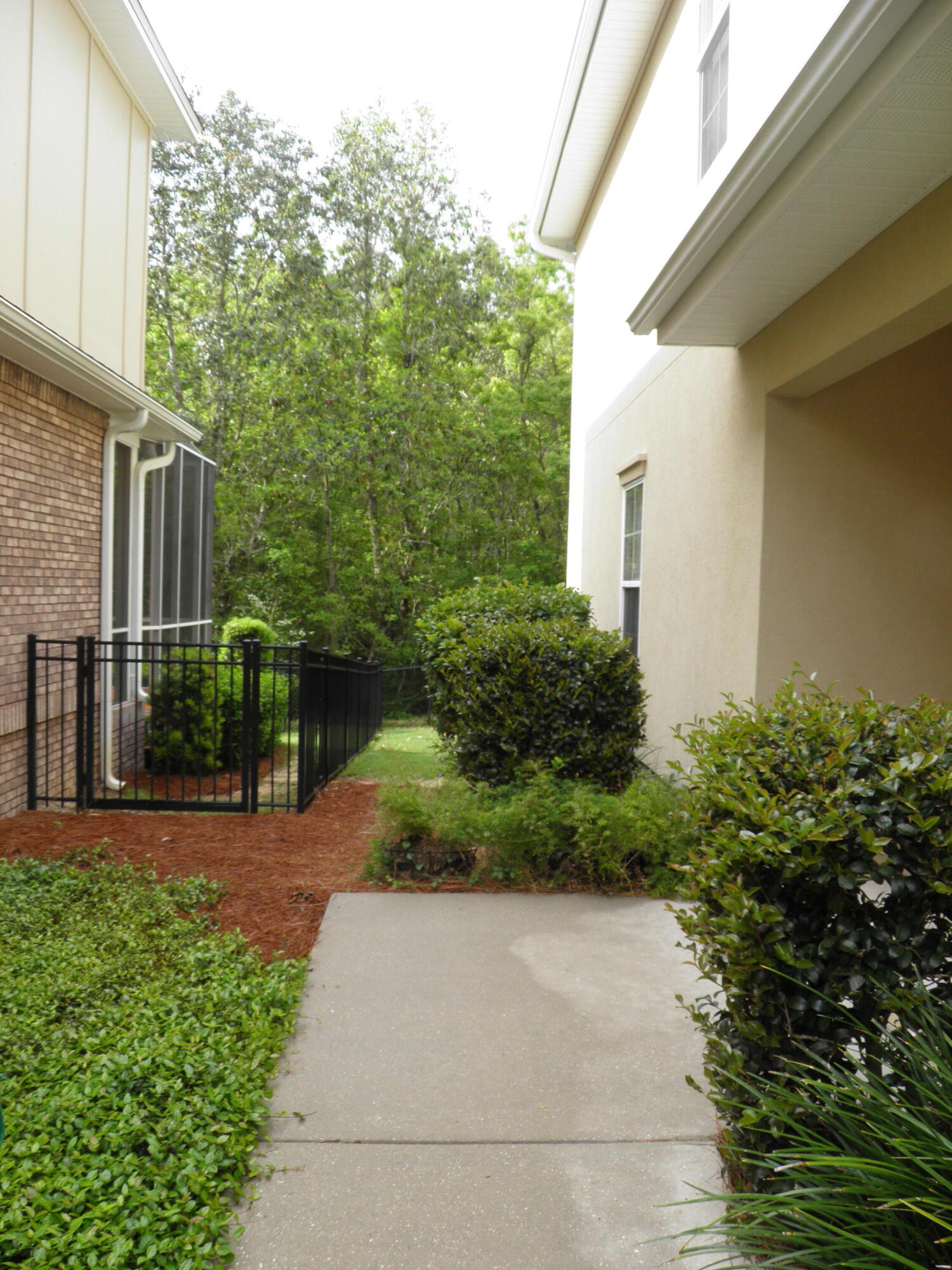 WALTON OAKS - Residential