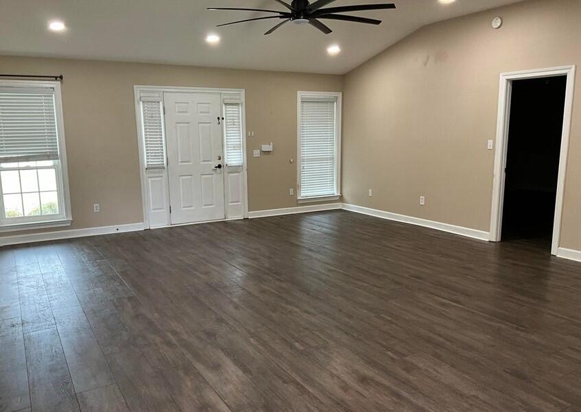 TEN LAKE ESTATES UNIT 1 - Residential