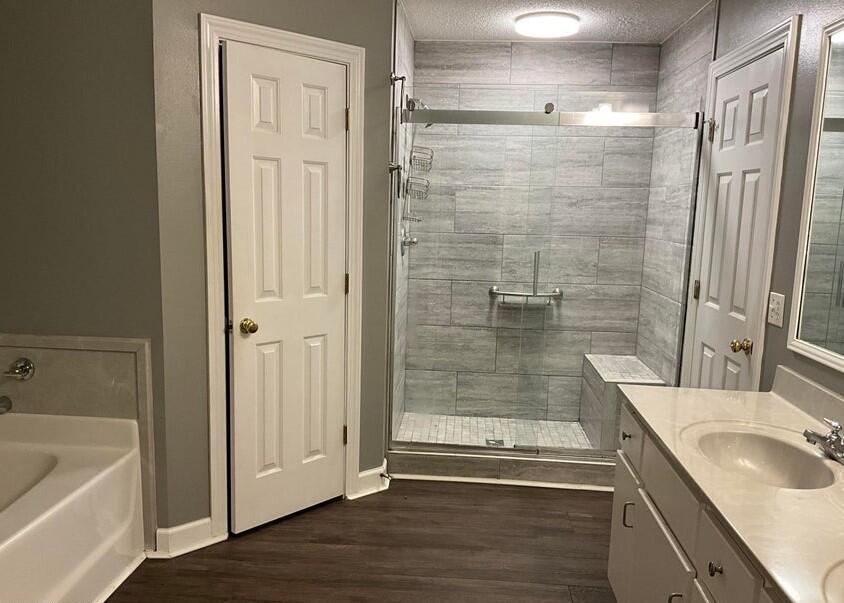 TEN LAKE ESTATES UNIT 1 - Residential