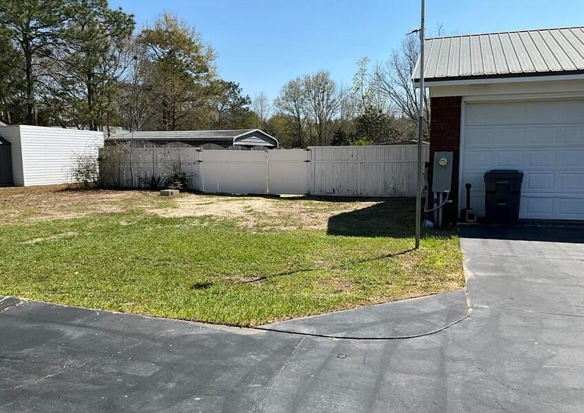 TEN LAKE ESTATES UNIT 1 - Residential