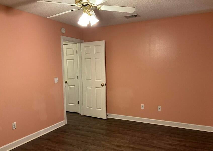 TEN LAKE ESTATES UNIT 1 - Residential