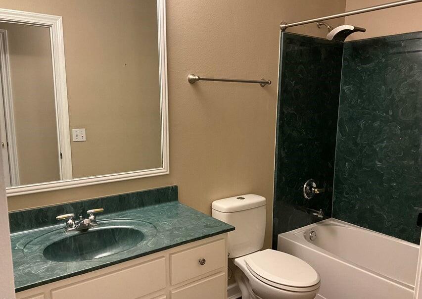 TEN LAKE ESTATES UNIT 1 - Residential