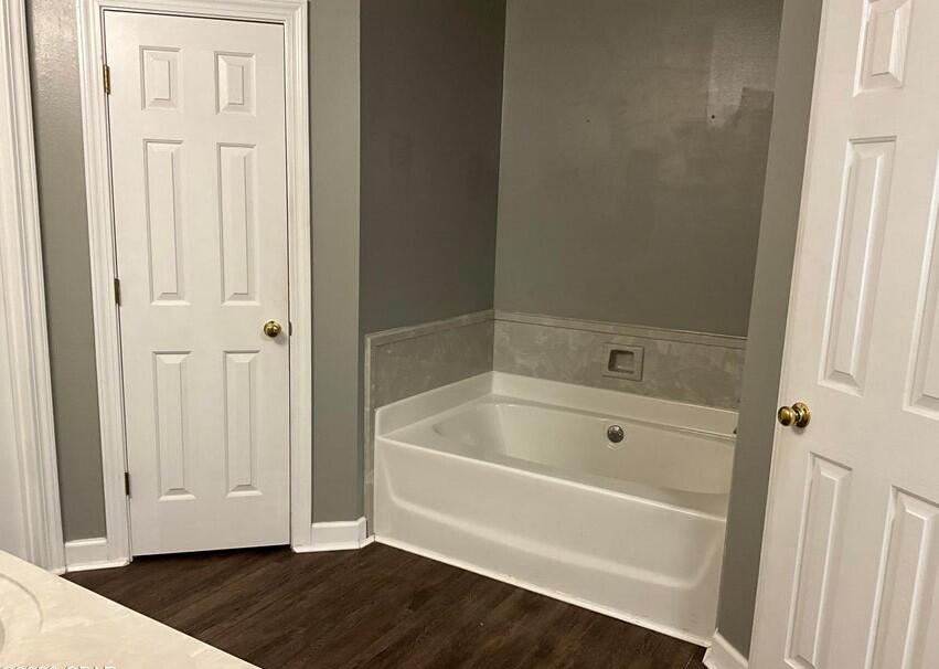 TEN LAKE ESTATES UNIT 1 - Residential