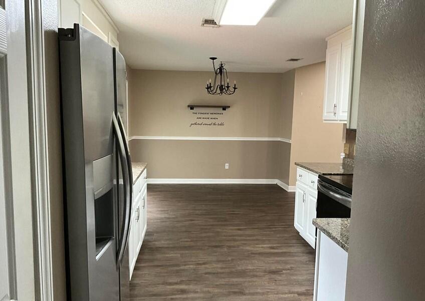 TEN LAKE ESTATES UNIT 1 - Residential