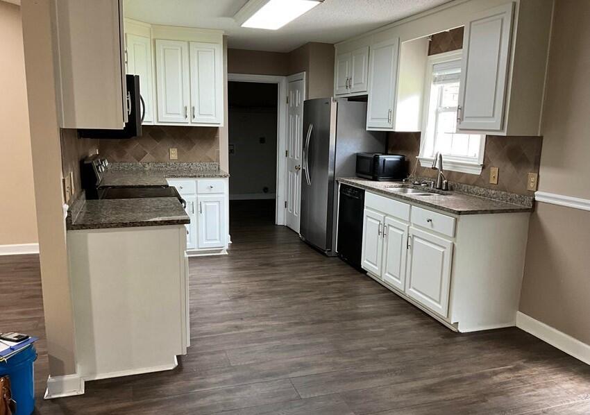 TEN LAKE ESTATES UNIT 1 - Residential