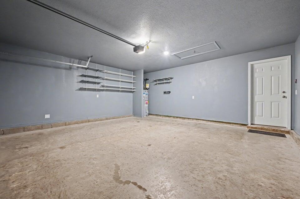 LAKERIDGE EST - Residential Lease